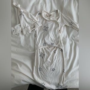 Bonsie Baby cap and gown set in stars, EEUC 0-3M